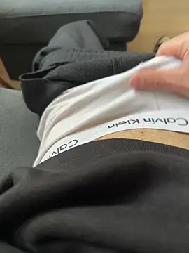 Snapshot of XMenX24 chatting on December 2, 11:34 am XMenX24 online show from December 2, 11:34 am