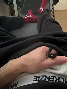 Snapshot of XMenX24 chatting on December 8, 1:36 pm XMenX24 online show from December 8, 1:36 pm