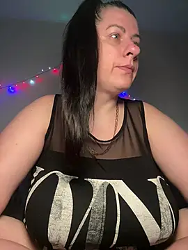 Evelinia online show from April 8, 3:12 pm