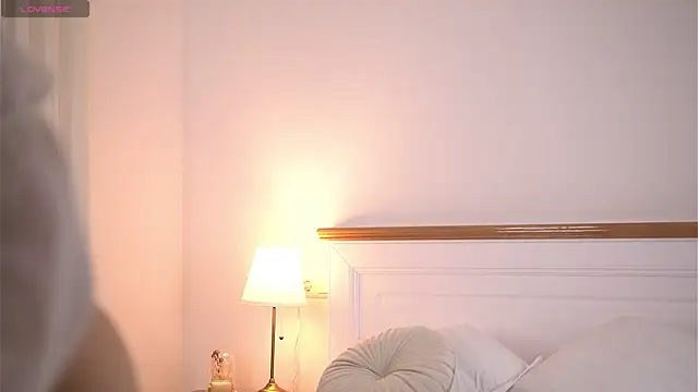 AdelineKing online show from September 20, 1:50 am