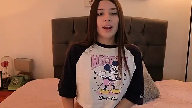 Snapshot of Emma_Lombardi chatting on April 24, 1:24 pm Emma Lombardi online show from April 24, 1:24 pm
