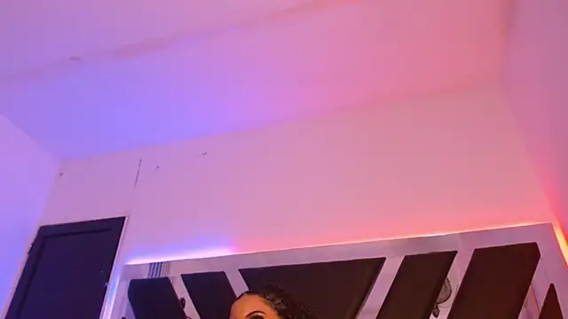 MelannyTylor online show from November 25, 5:51 am