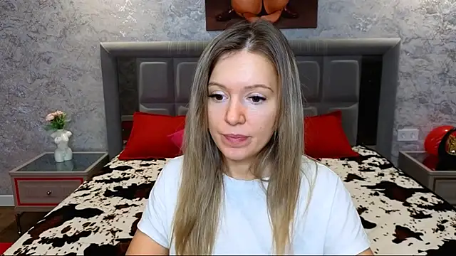 Snapshot of foxy_blond chatting on March 8, 3:39 am foxy blond online show from March 8, 3:39 am