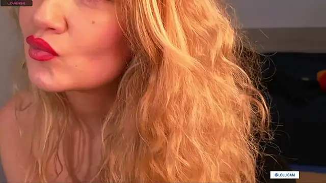 Snapshot of Lolli__Moon chatting on February 11, 4:46 pm Lolli  Moon online show from February 11, 4:46 pm