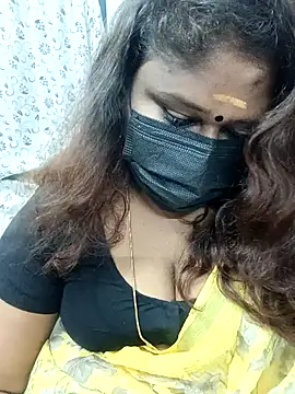 Snapshot of simran21 chatting on December 18, 9:29 pm simran21 online show from December 18, 9:29 pm