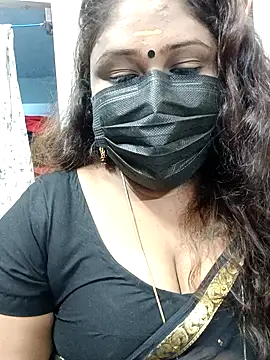 Snapshot of simran21 chatting on December 28, 3:15 pm simran21 online show from December 28, 3:15 pm