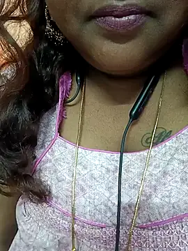 Snapshot of simran21 chatting on January 5, 6:45 pm simran21 online show from January 5, 6:45 pm