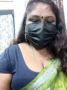 Snapshot of simran21 chatting on January 8, 6:20 pm simran21 online show from January 8, 6:20 pm