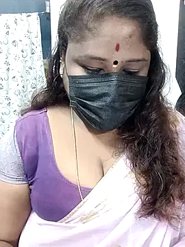 Snapshot of simran21 chatting on January 17, 2:07 pm simran21 online show from January 17, 2:07 pm