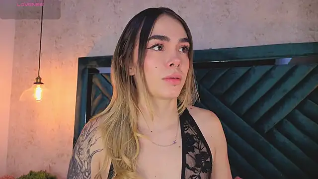 Lucy Vega online show from September 27, 3:44 am