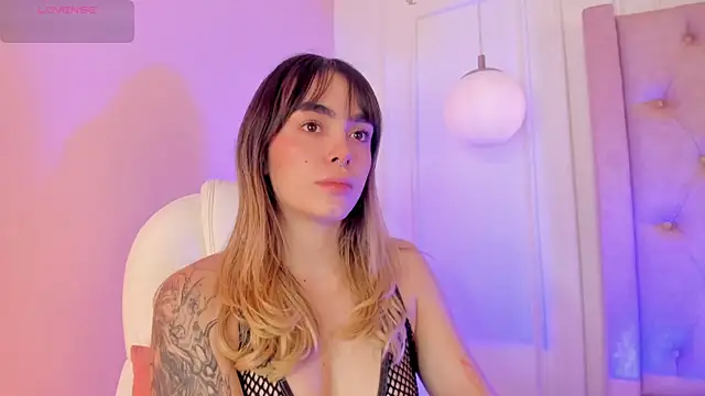 Lucy Vega online show from November 14, 4:55 am