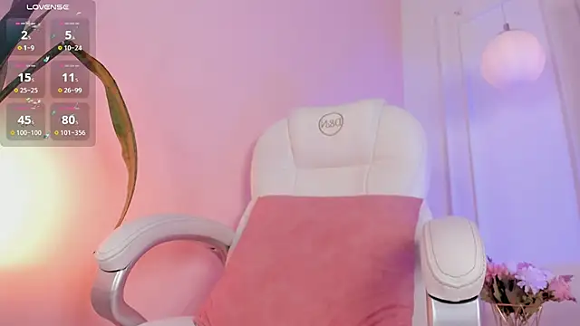 Lucy Vega online show from November 21, 4:44 am