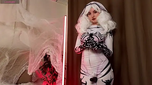 sarahUwU online show from March 18, 12:16 am