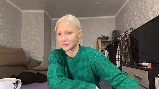 Snapshot of AnneBall chatting on April 24, 2:36 am AnneBall online show from April 24, 2:36 am