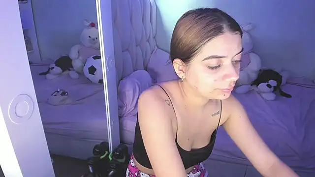 KittyKlum online show from December 16, 4:01 pm