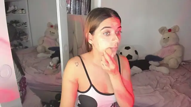 KittyKlum online show from April 21, 5:39 pm