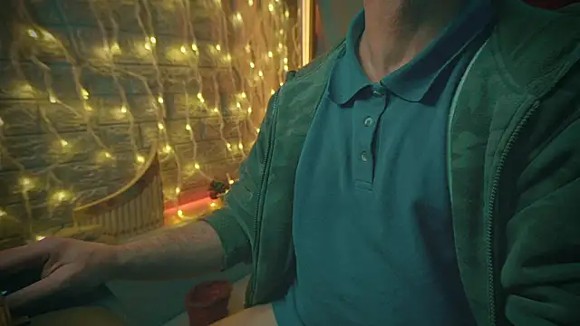 Snapshot of alex-volo chatting on December 20, 1:36 am alex-volo online show from December 20, 1:36 am