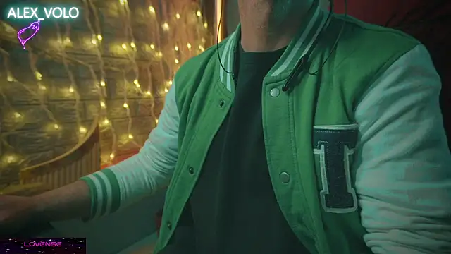 Snapshot of alex-volo chatting on December 27, 9:39 am alex-volo online show from December 27, 9:39 am