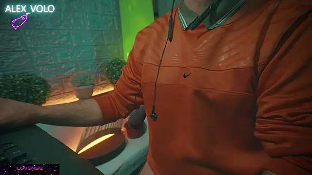 Snapshot of alex-volo chatting on January 16, 1:14 pm alex-volo online show from January 16, 1:14 pm