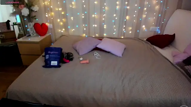 Katherine Fox online show from December 5, 6:54 am