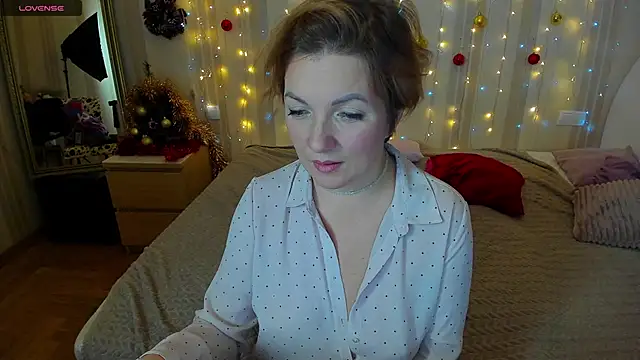 Katherine Fox online show from December 12, 10:45 am