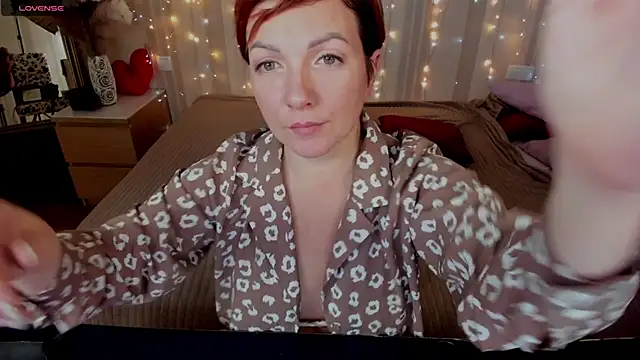 Katherine Fox online show from February 4, 3:47 pm