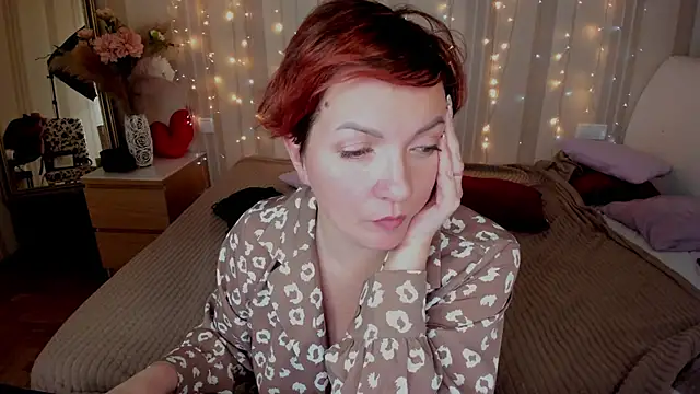 Katherine Fox online show from February 4, 6:49 pm