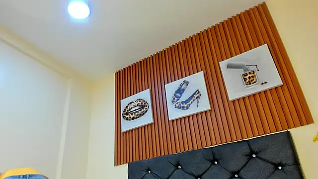 Zoe pss online show from November 10, 7:35 pm