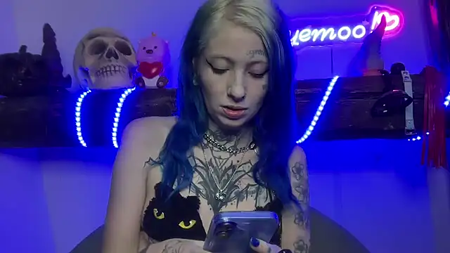 coyemoo online show from February 3, 12:47 pm