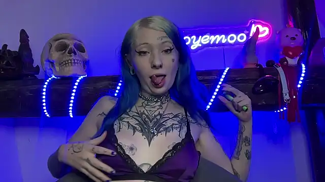 coyemoo online show from February 4, 4:50 pm