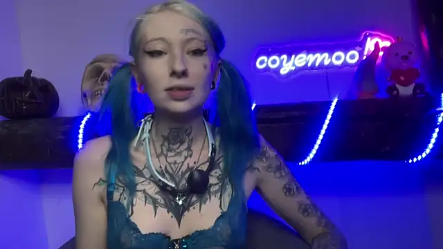 coyemoo online show from February 8, 6:01 pm