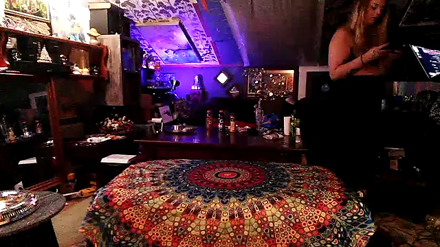 Snapshot of SpunCandy chatting on September 22, 7:21 am SpunCandy online show from September 22, 7:21 am