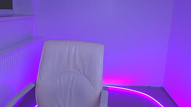 Eva Janee online show from January 8, 7:03 am