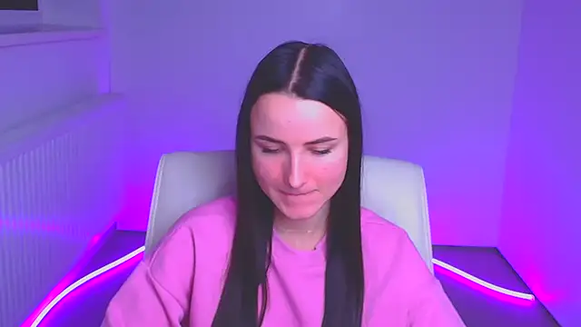 Eva Janee online show from January 24, 10:00 am