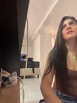 Snapshot of Amy-Saenz chatting on December 5, 3:30 pm Amy-Saenz online show from December 5, 3:30 pm