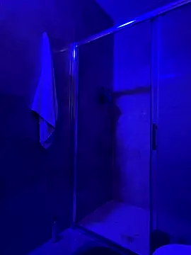 Snapshot of PutaNieves1983 chatting on November 29, 2:36 am PutaNieves1983 online show from November 29, 2:36 am