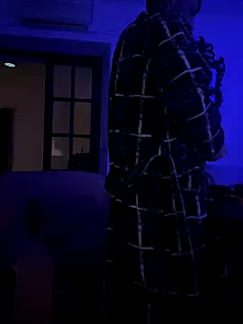 Snapshot of PutaNieves1983 chatting on December 16, 2:16 am PutaNieves1983 online show from December 16, 2:16 am