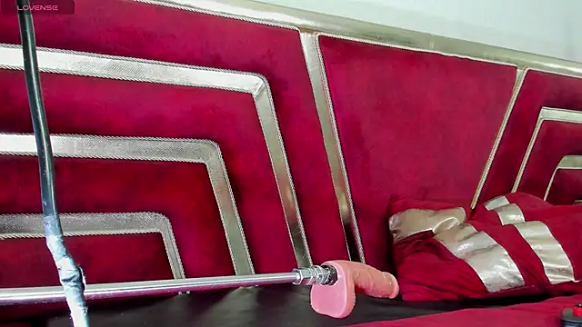 Snapshot of Charlie_Williams chatting on December 13, 8:15 pm Charlie Williams online show from December 13, 8:15 pm