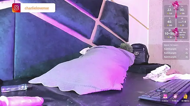 Snapshot of Charlie_Williams chatting on March 21, 2:07 am Charlie Williams online show from March 21, 2:07 am