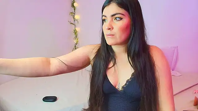 Amara vega online show from April 21, 12:00 pm