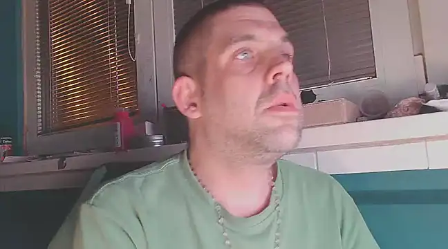 YouWantMe666 online show from February 20, 11:32 pm