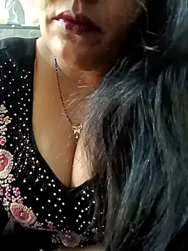 Snapshot of sneha_rose chatting on January 18, 6:24 am sneha rose online show from January 18, 6:24 am