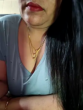 Snapshot of sneha_rose chatting on September 18, 6:15 am sneha rose online show from September 18, 6:15 am