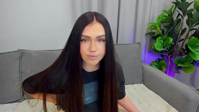 sexyangeloux online show from April 17, 8:45 pm