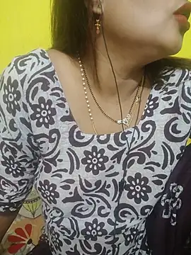 Snapshot of Sexyranibhabhi chatting on June 8, 2:17 pm Sexyranibhabhi online show from June 8, 2:17 pm