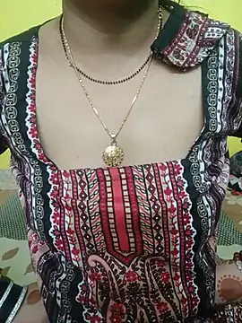 Snapshot of Sexyranibhabhi chatting on July 7, 6:47 am Sexyranibhabhi online show from July 7, 6:47 am
