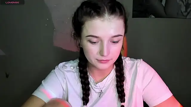 EvaaMillerr99 online show from December 2, 8:30 am