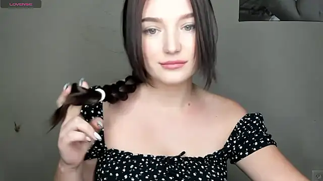 EvaaMillerr99 online show from December 6, 1:00 pm