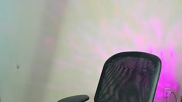 EvaaMillerr99 online show from February 6, 10:00 pm