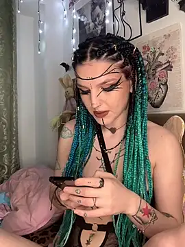 MoonAgnes online show from June 26, 1:15 pm